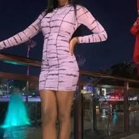 H&M Dresses & Skirts - Purple Tie-Dye Long Sleeve Dress